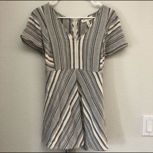 🤰Maternity Jessica Simpson top size M